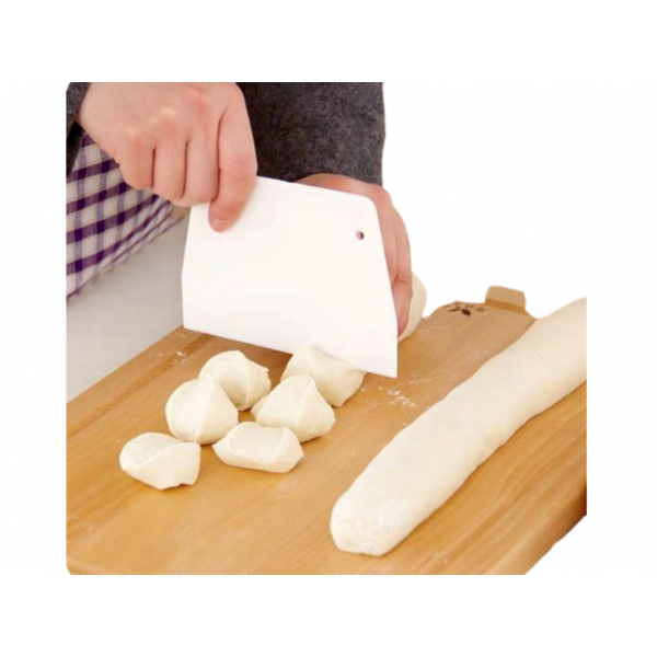 Miếng Cắt Bột Nhựa